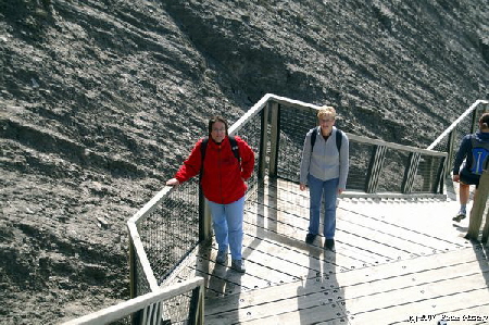 Nicole und Ela beim Treppensteigen